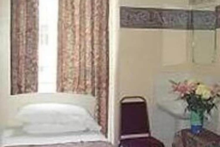 Room 7 of 20