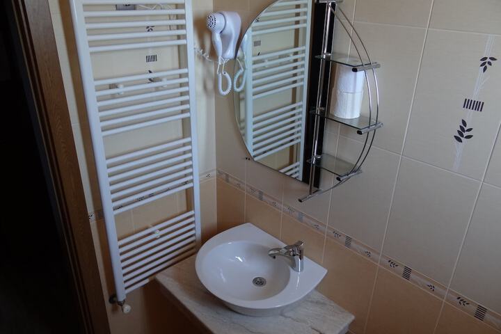 Room 17 of 21
