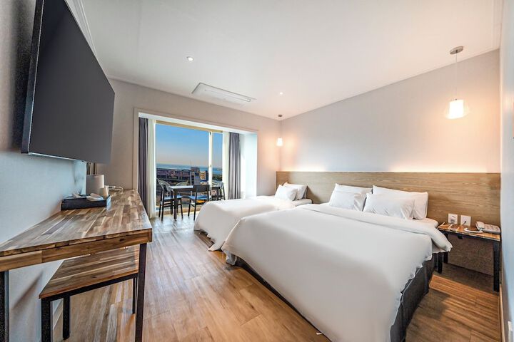 Room 15 of 39