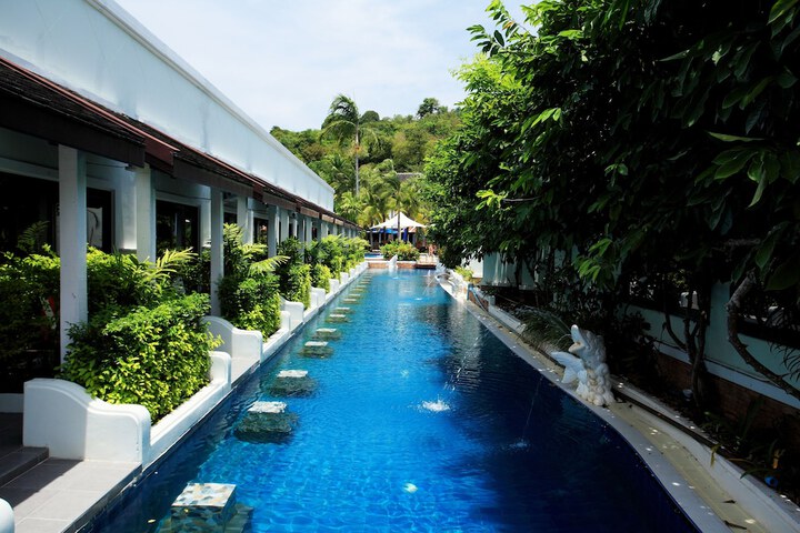 Pool 110 of 166