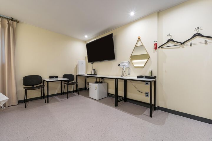 Room 92 of 142