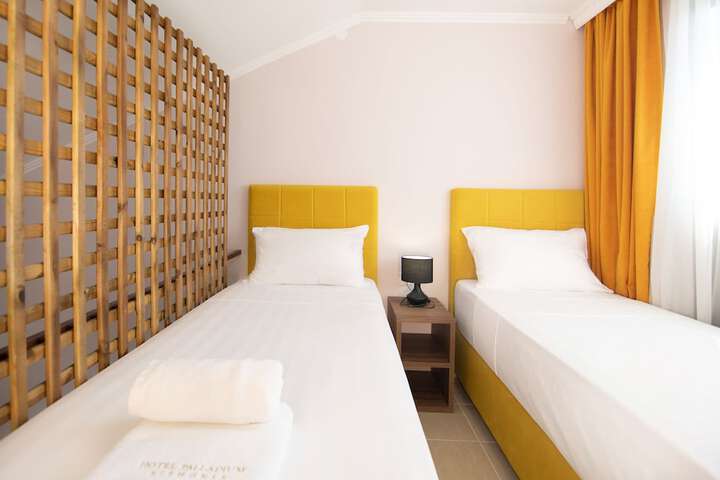 Room 17 of 60