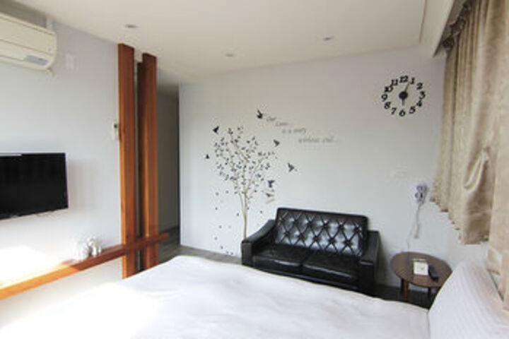 Room 14 of 37