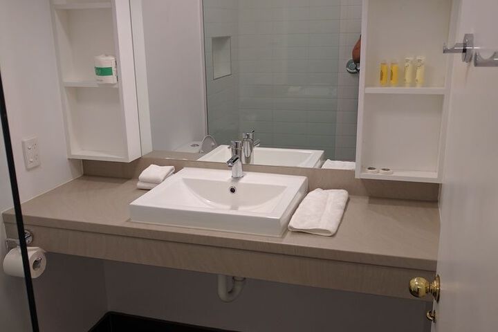 Room 9 of 26