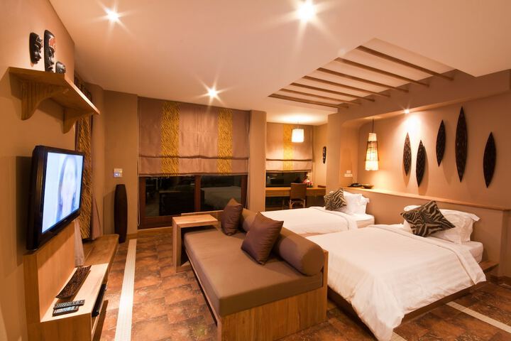 Room 12 of 66