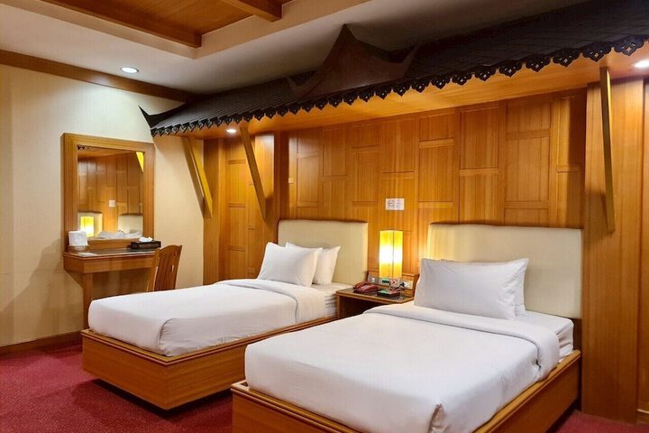 Room 4 of 40