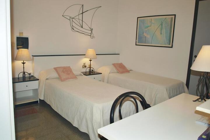 Room 9 of 46