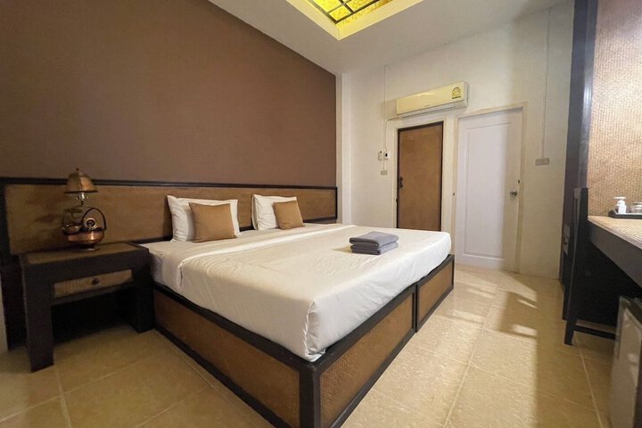 Room 46 of 76