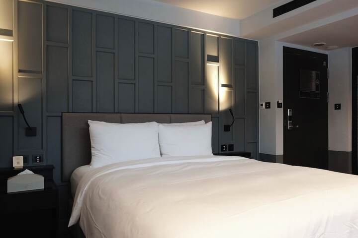 Room 26 of 38