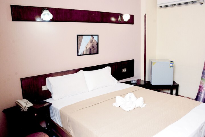 Room 10 of 73