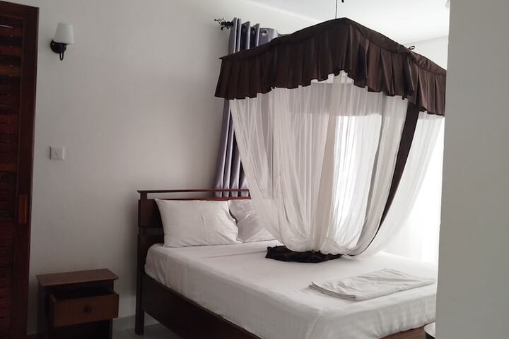 Room 12 of 39
