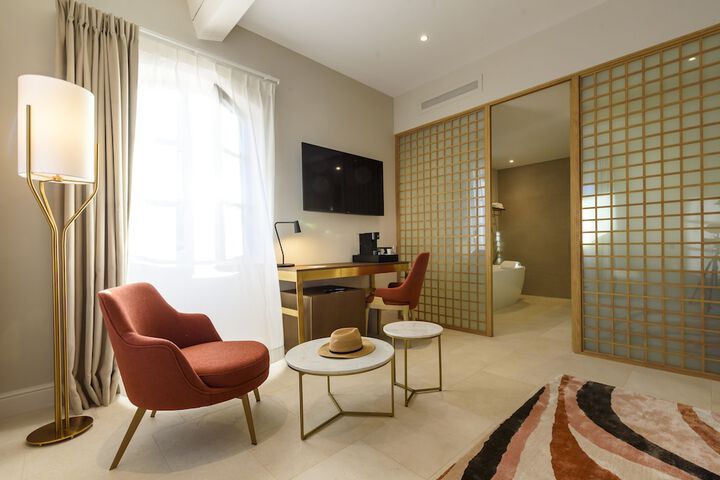 Room 13 of 50