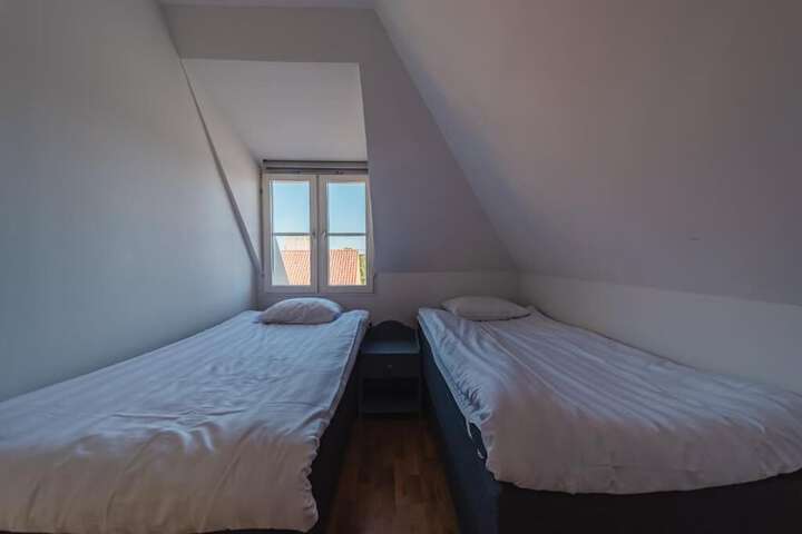 Room 12 of 31