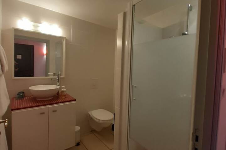 Room 43 of 72