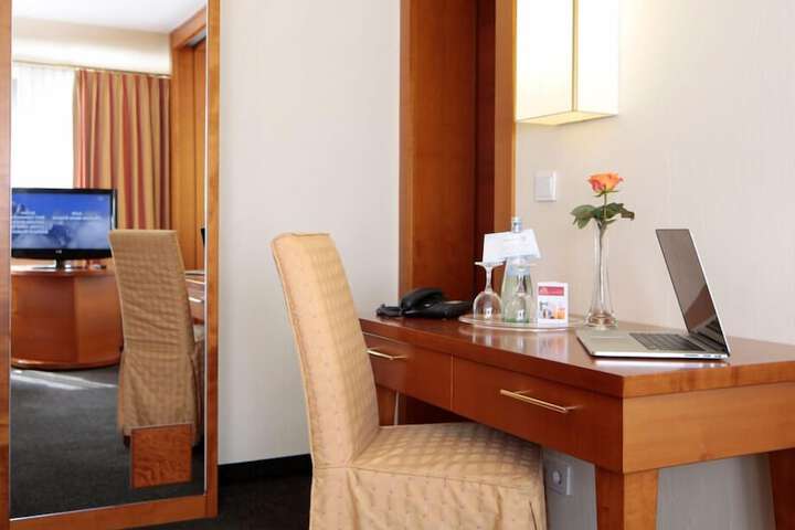 Room 46 of 70
