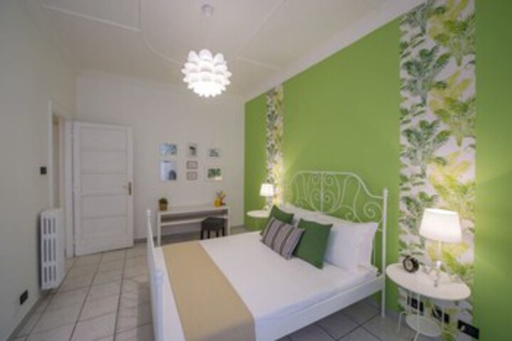 Room 1 of 20