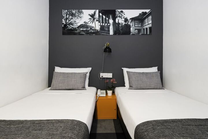Room 27 of 37
