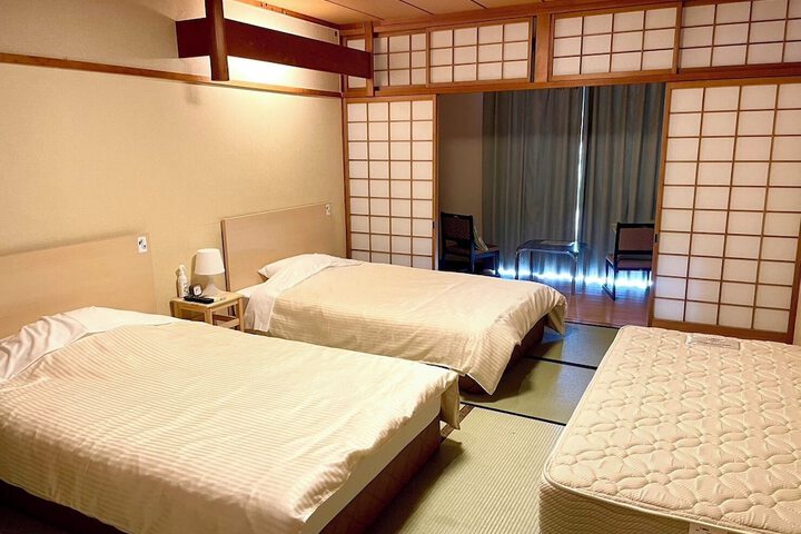 Room 9 of 14