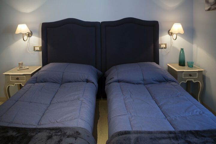 Room 25 of 49