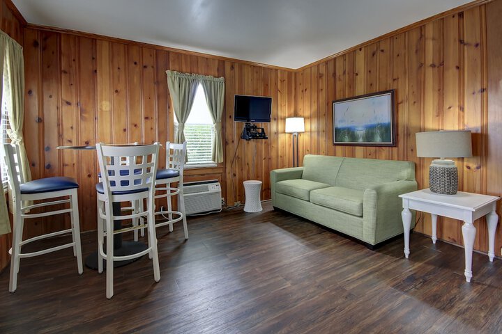 Standard 2 Queen Beds City View No Balcony (12 of 51)