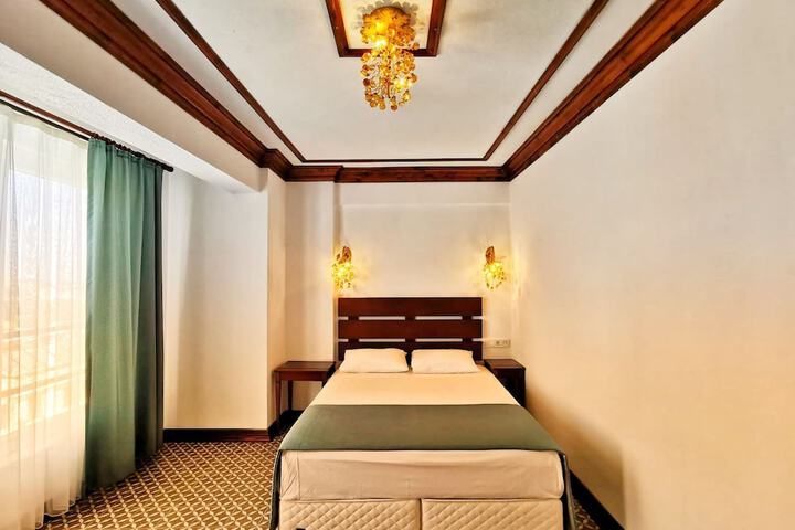 Room 5 of 24