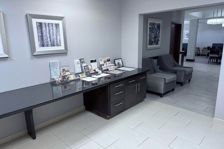 Business Center 41 of 43