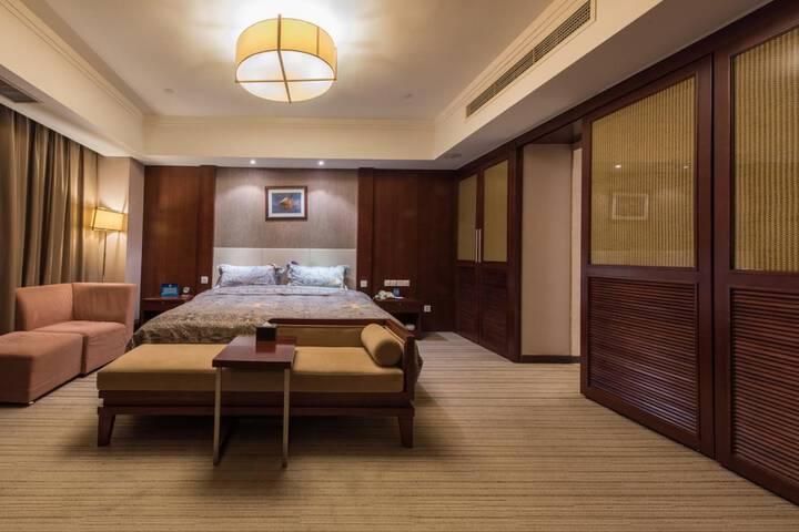 Room 12 of 54