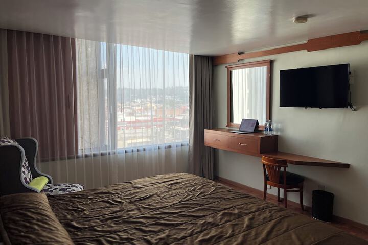 Room 23 of 266