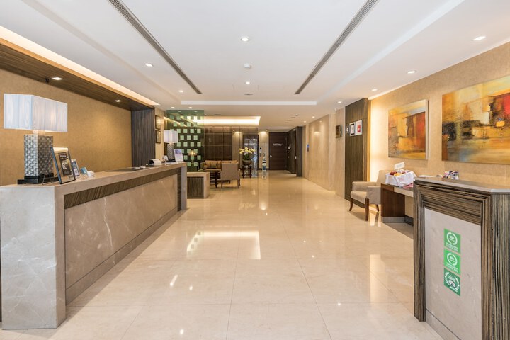 Hotel 2 of 81