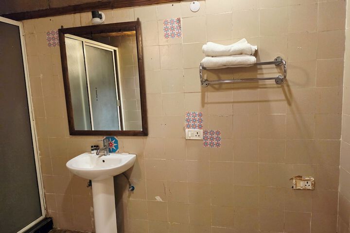 Room 114 of 181