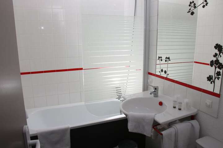 Room 17 of 25