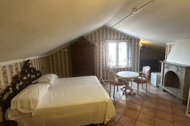 Room 30 of 65