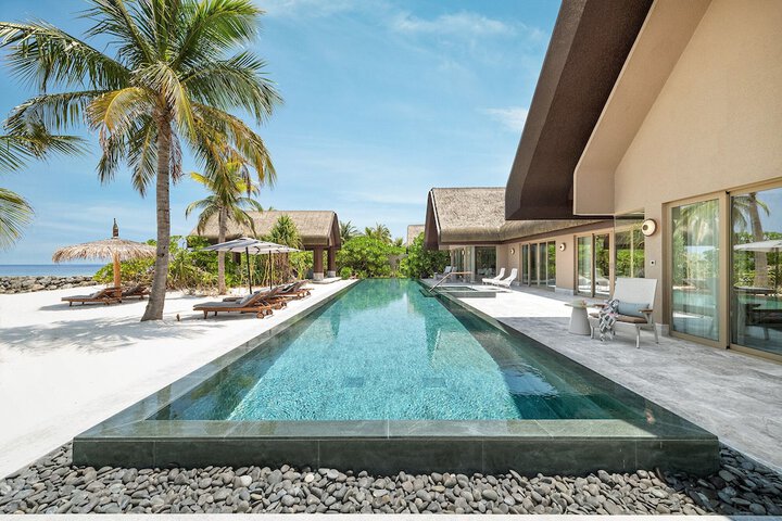 Pool 76 of 161