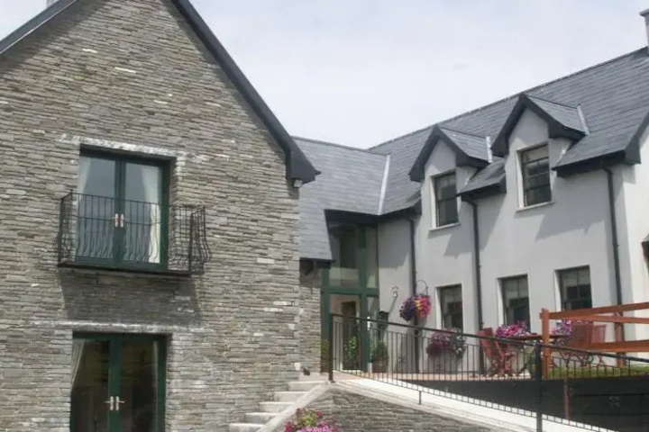 deBarra Lodge