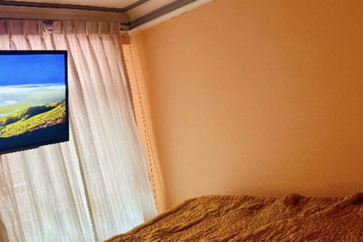 Room 7 of 8