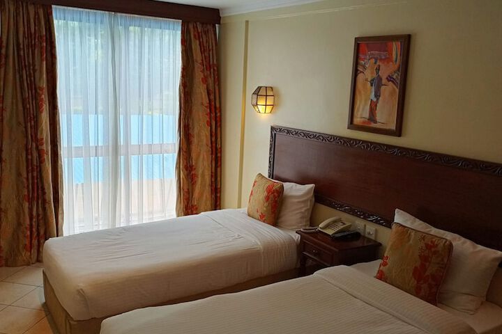 Room 32 of 110