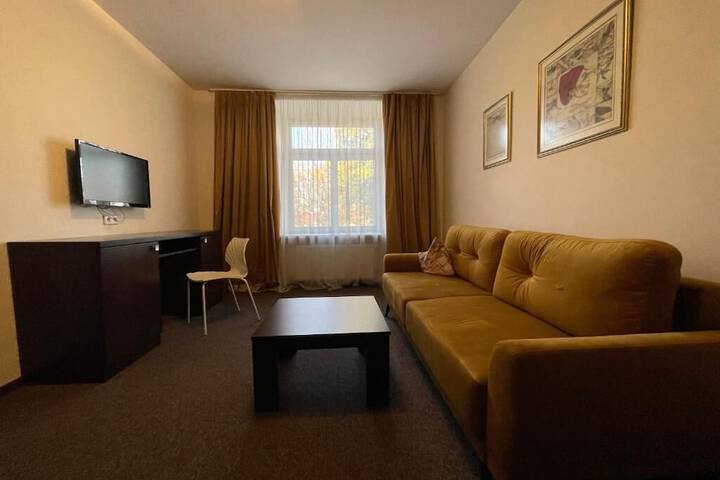 Room 28 of 113