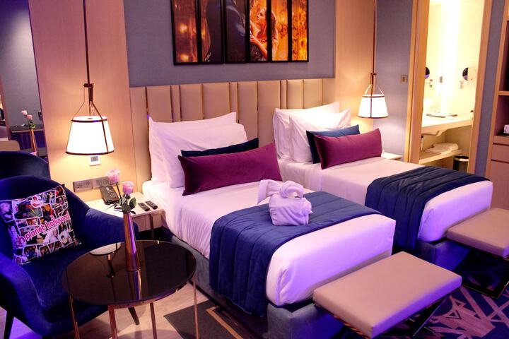 Room 4 of 44