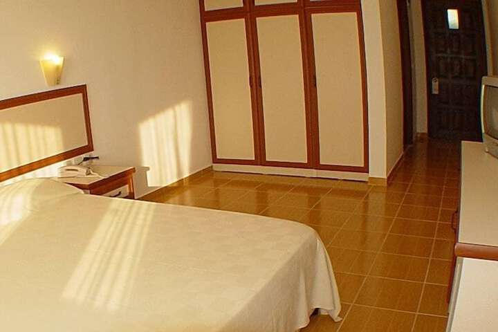 Room 5 of 49
