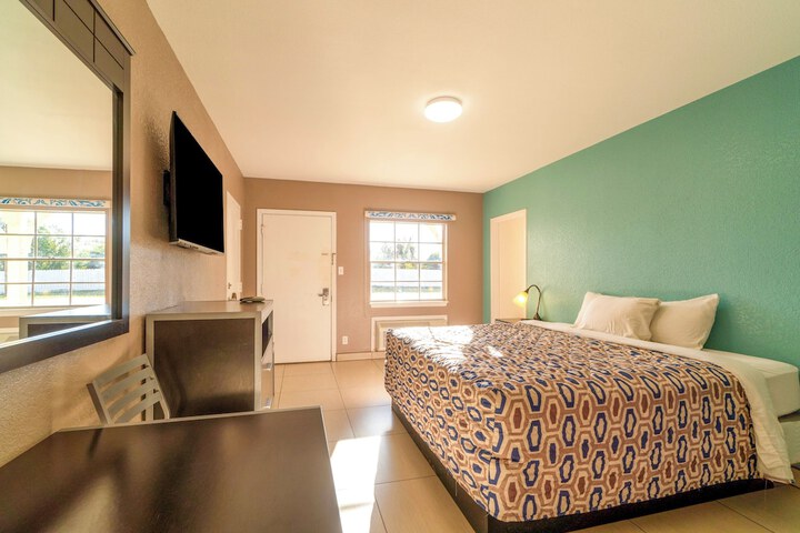Room 12 of 43