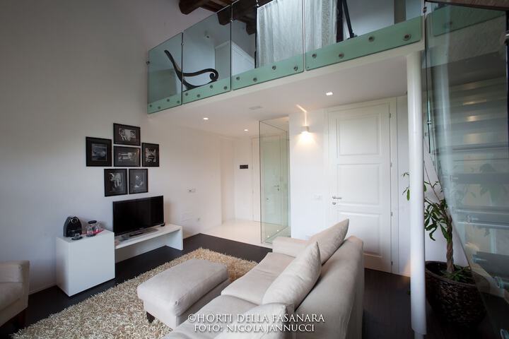 Room 15 of 38