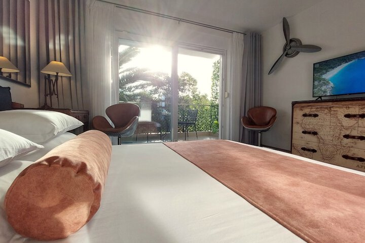 Room 21 of 121