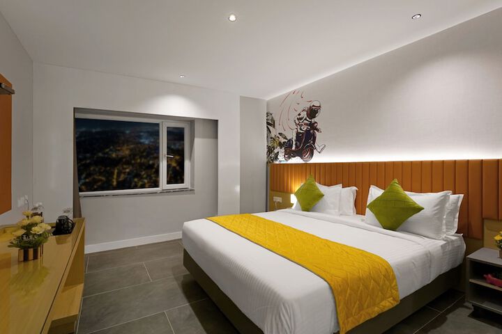 Room 11 of 24