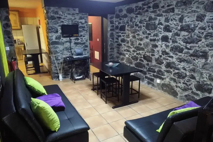 Room 3 of 21