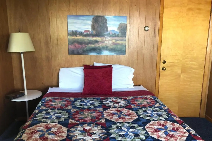 Room 5 of 23