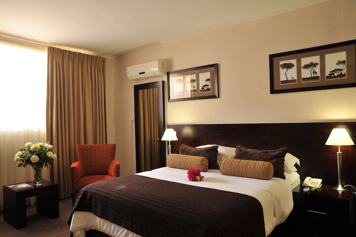 Room 3 of 38
