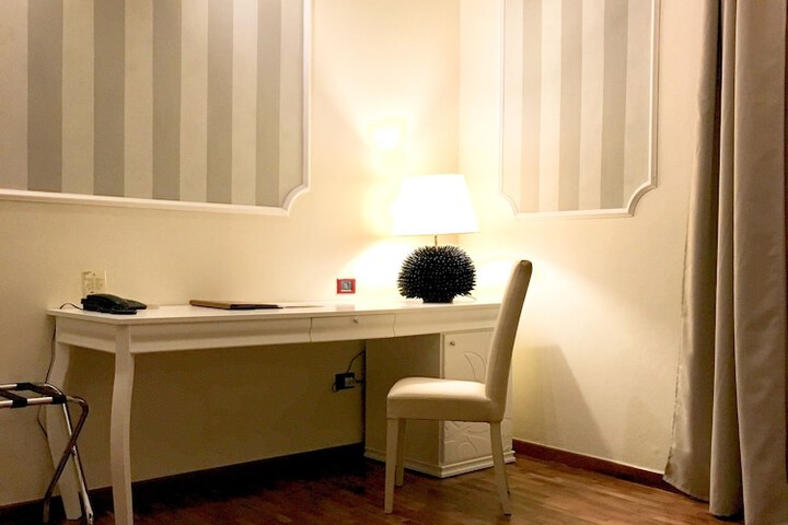 Room 31 of 65