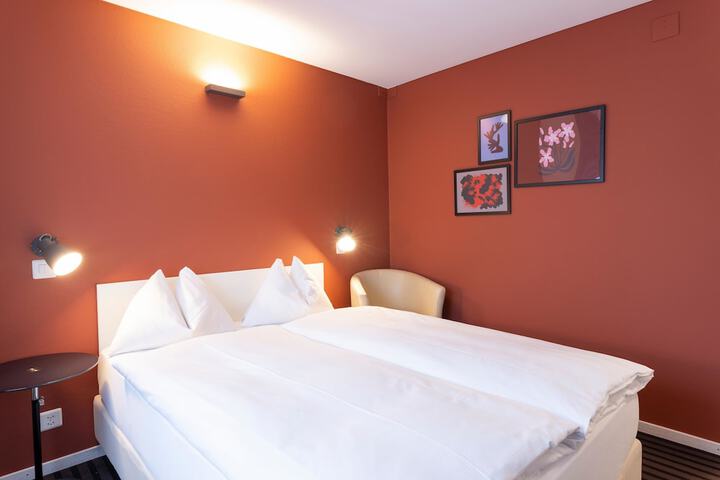 Room 18 of 32