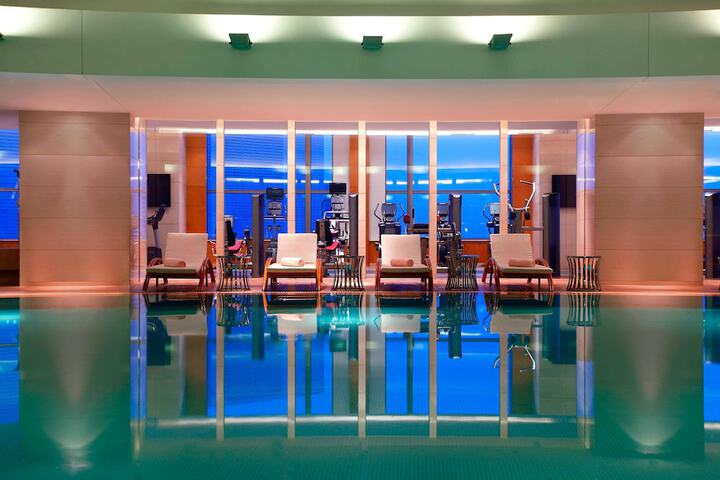 Hotel with Pool