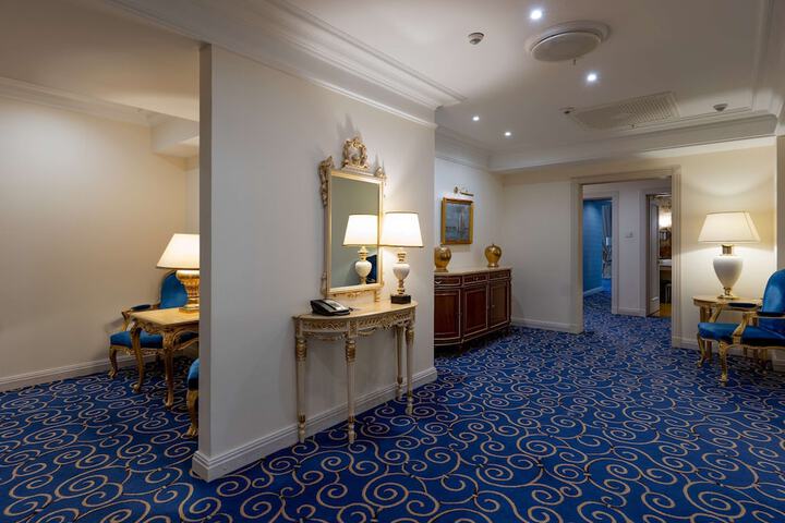 Room 92 of 339